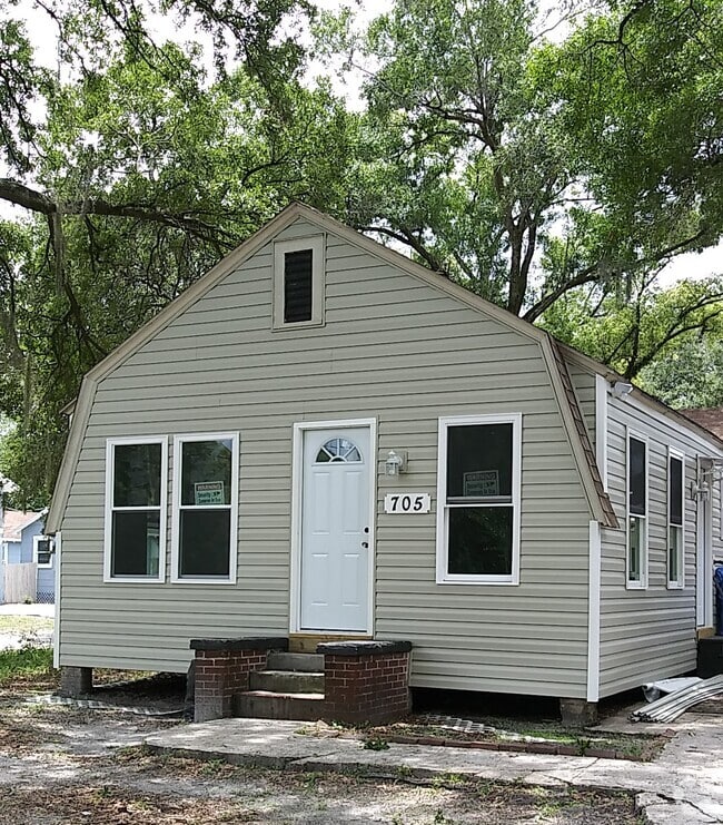 Building Photo - 705 E Hanlon St Rental