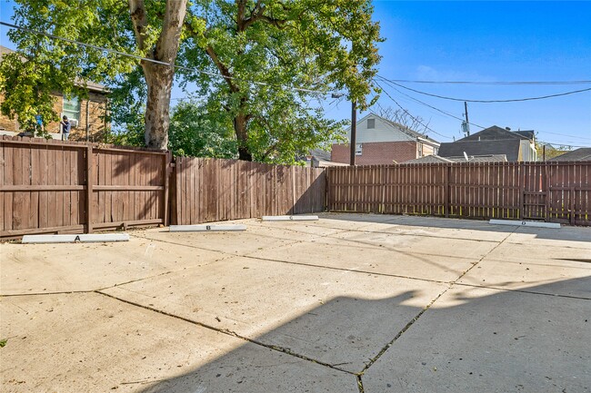 Building Photo - 3901 Dallas St Unit B