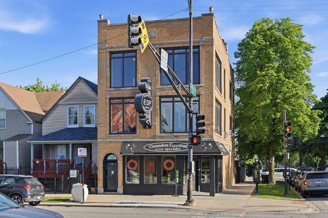 Building Photo - 4159 W Fullerton Ave Unit 4159 W Fullerton Ave  2