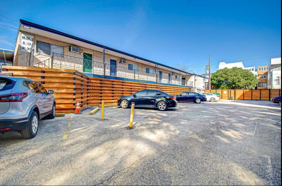 Photo - 1903 Commonwealth St Unit 17