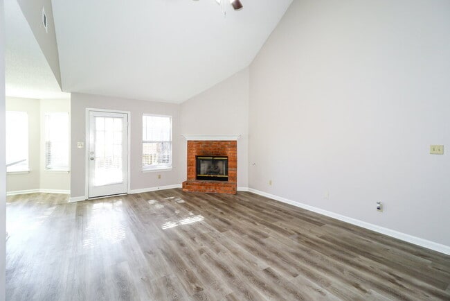 Photo - 7121 Showboat Ln
