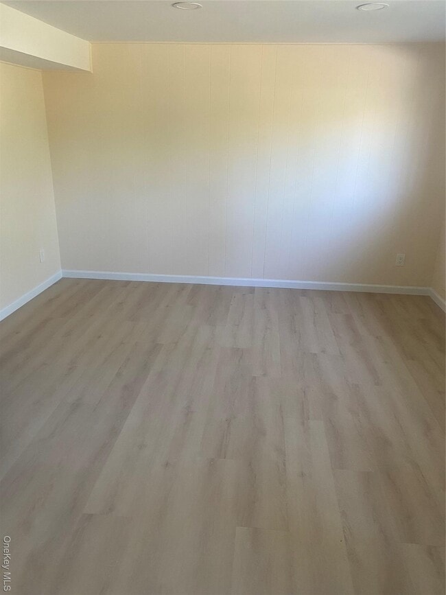 Photo - 47 Bowling Ln