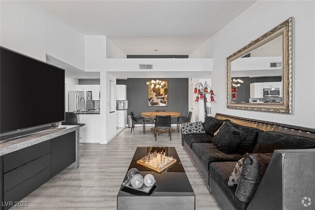Building Photo - 950 Seven Hills Dr Unit 1122 Rental