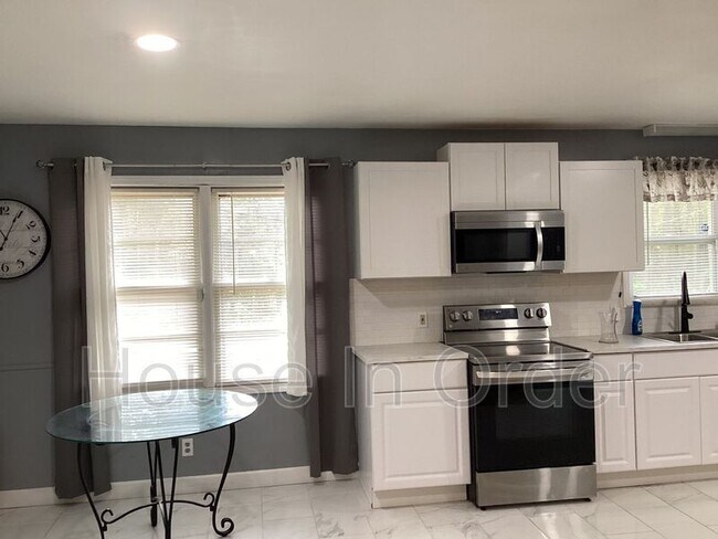 Photo - 64 Valentine St