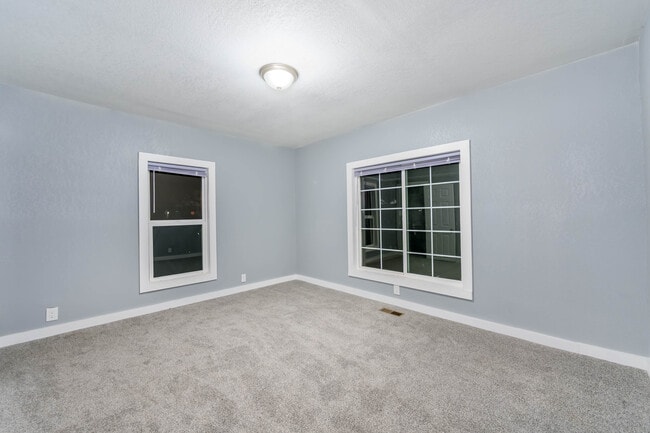 Photo - 407 W 6th Ave