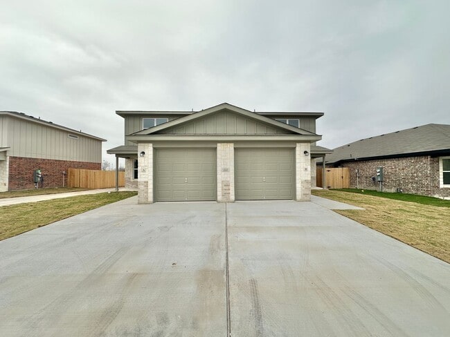 Building Photo - 222 Dolphin Dr