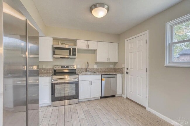 833 W Galbraith Rd