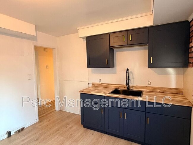 Photo - 16121 W Parkway St