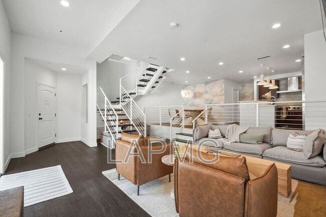 Photo - 9842 Portola Dr