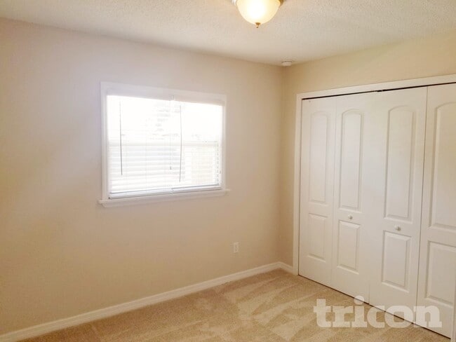 212 65th Ave W