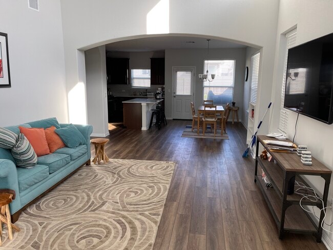 Área común de la planta baja - 10717 Blacket Drive Unidad Room A