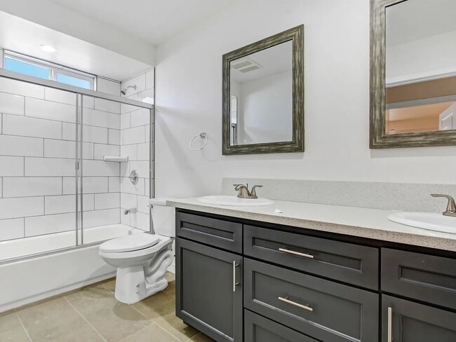 2439.5 Malabar St