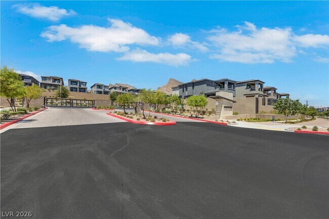 1570 Rock Kestrel St
