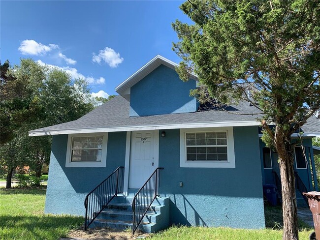 1302 Ave K