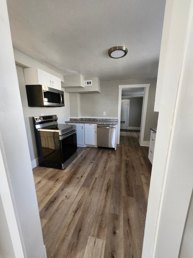 Photo - 811 Ridge Ave