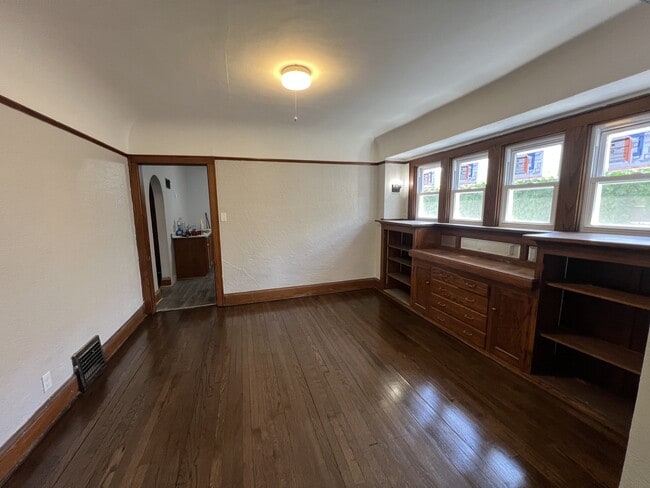 Photo - 3232 N 44th St Unit Upper