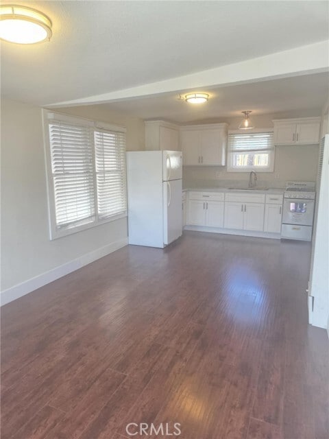 Building Photo - 1517 E 1st St Unit 1523B Rental