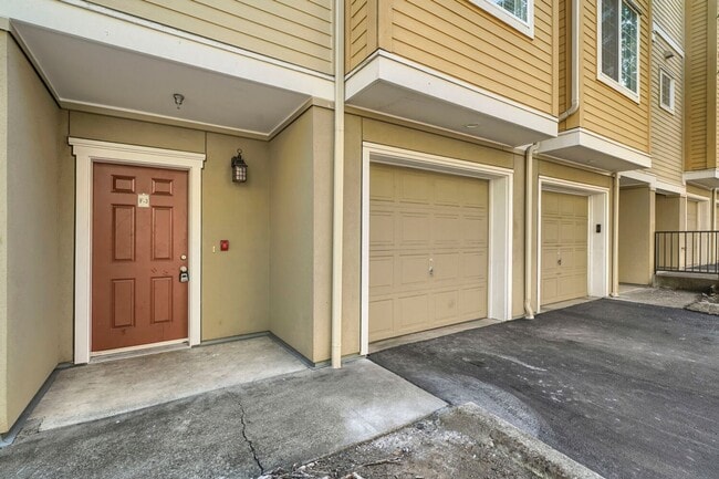 Photo - 1800 NE 40th St