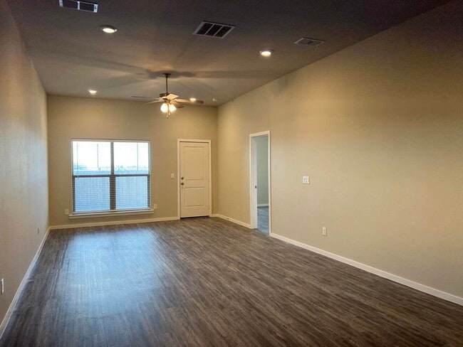 Photo - 2139 N Texas Ave