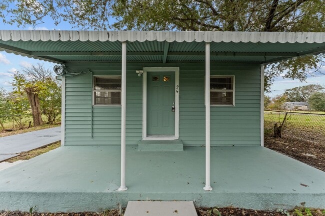 Photo - Inviting 2 bedroom 1 bath home for rent!