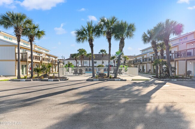 Photo - 8115 Thomas Dr Unit 5A