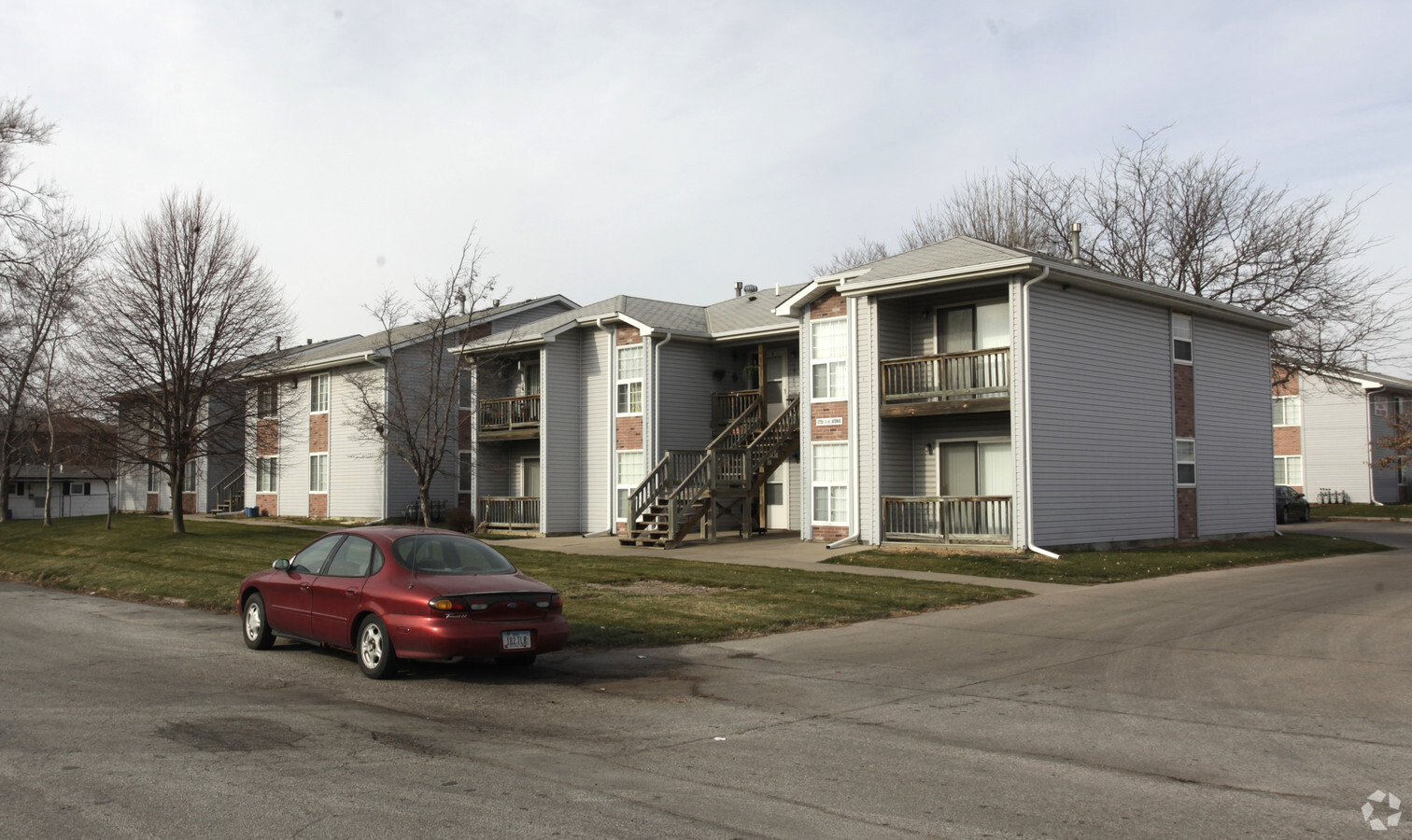 Eagles Nest Apartments - Eagles Nest Apartments