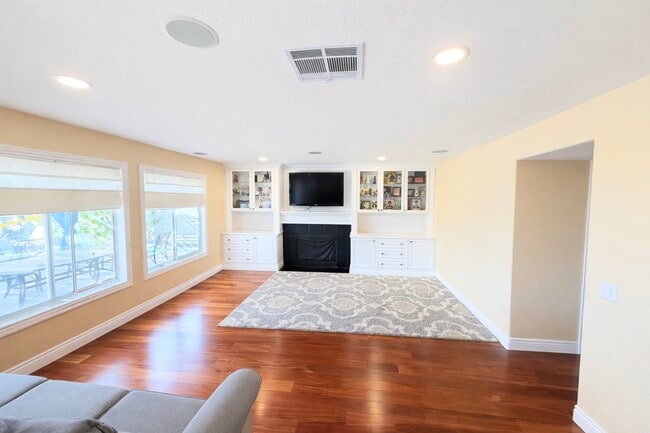 Photo - 730 Via Barquero