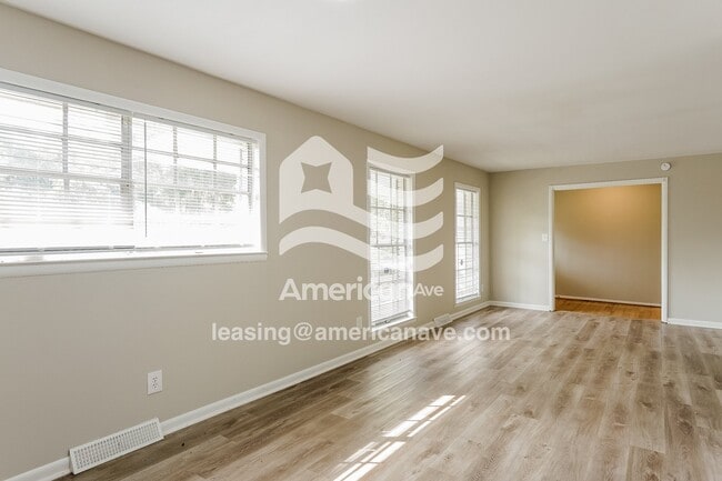 Photo - 2165 Circle Dr