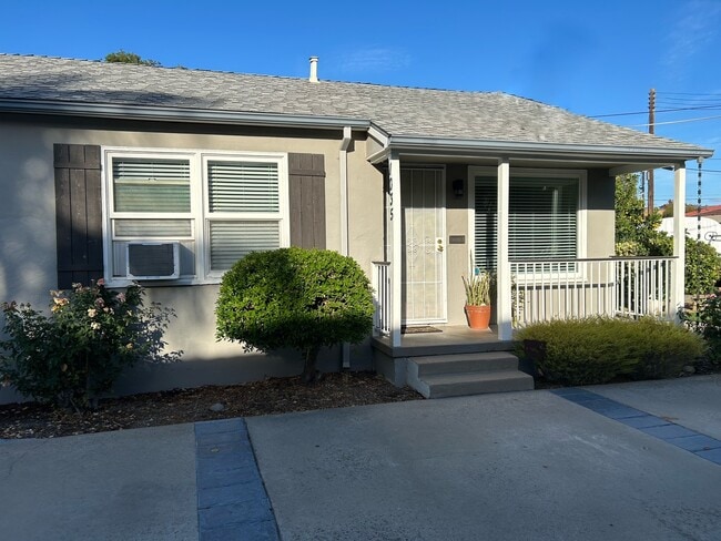 Photo - 1035 64th St