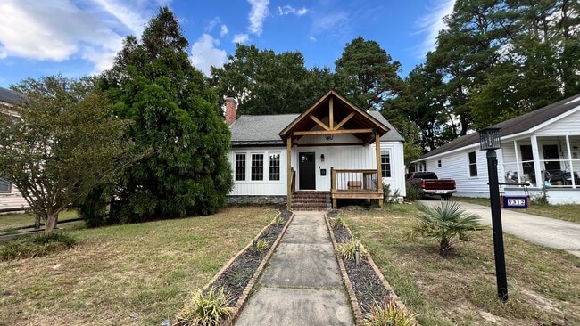 Photo - 312 E 10th St