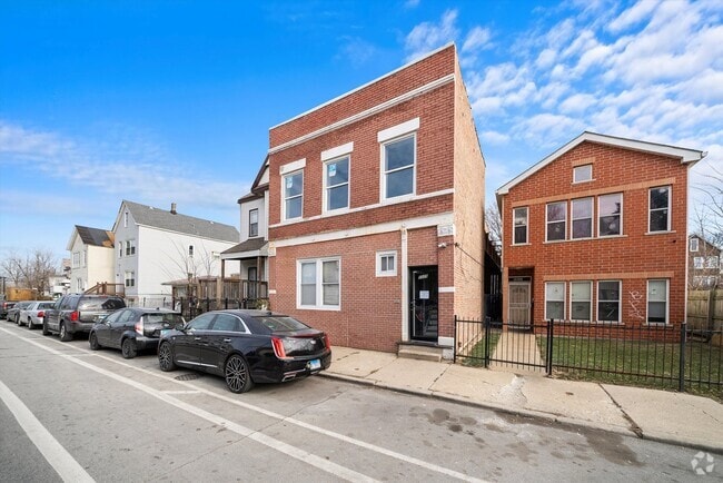 Building Photo - 5029 S Racine Ave Unit 2E Rental