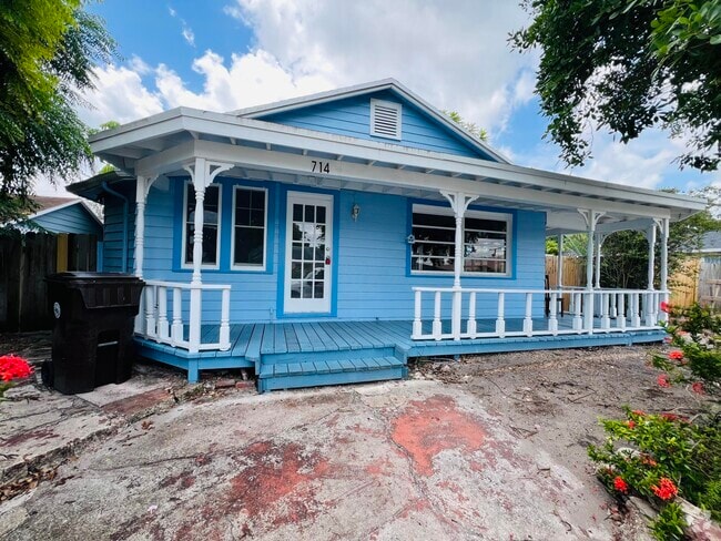 Building Photo - 714 W Lakewood Rd Rental