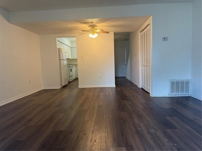 Photo - 221 S Cypress Way