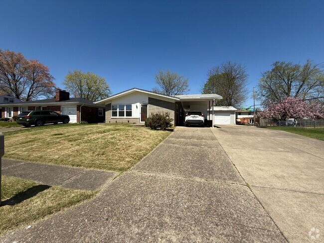 Building Photo - 663 Redwood Dr Rental