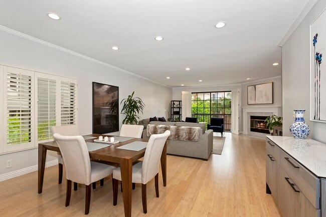 Photo - 1539 Greenfield Ave Unit 202