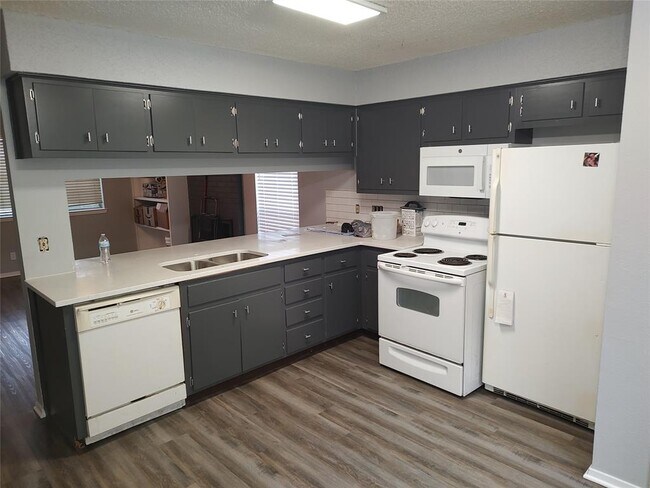 Photo - 3305 Dunliegh Dr