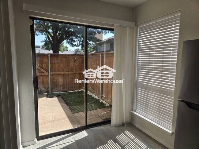 Photo - FOR RENT - MOVE IN READY - 2  BEDS 1.5 BAT...