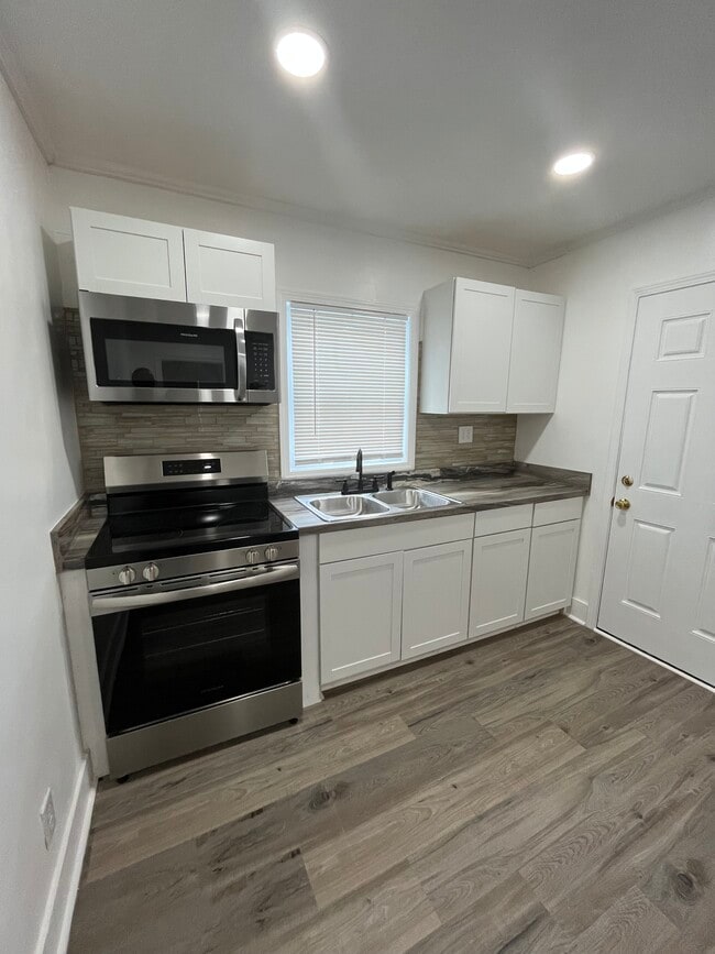 Photo - 3939 Mathis St