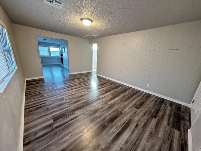 Photo - 918 W Hayes St