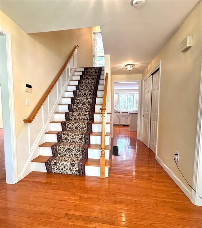 322 Lowell St