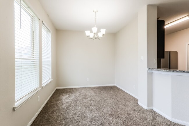 Photo - 15141 Meadow Glen S