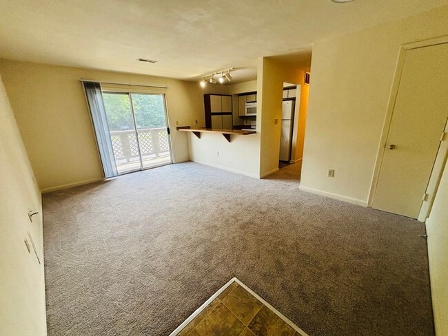 Photo - 872 Claytor Square