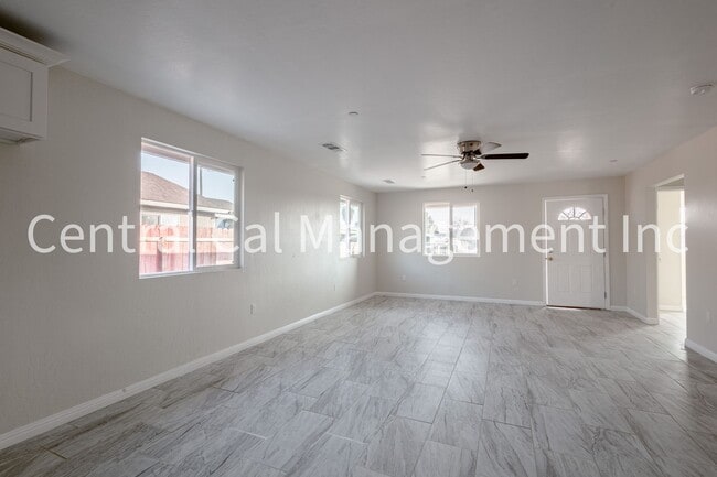 Photo - 1004 Padre St Unit A