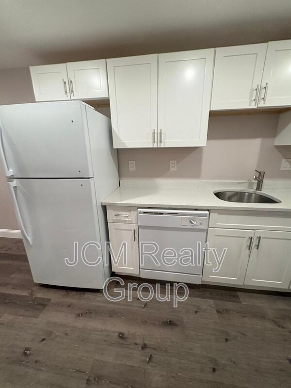 Photo - 32 Hartwell St Unit B