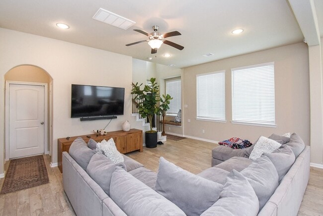 Photo - 8726 Laurel Crest Dr