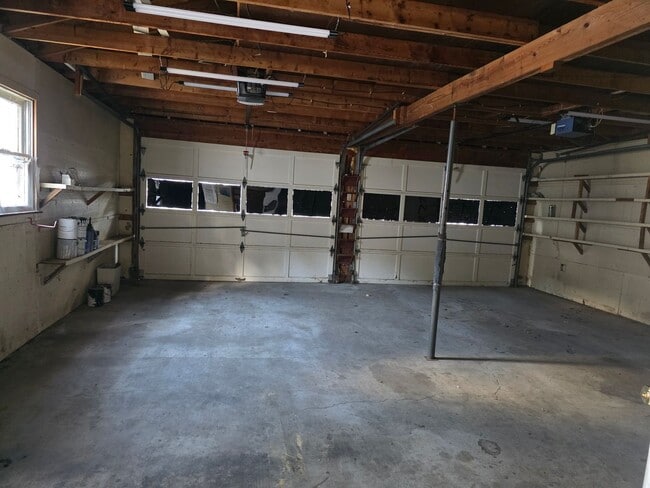 Photo - 3 Bedroom 1.5 Bath Mobile Home. Please read Description!