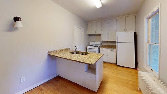 Photo - 629 6th St SE Apartamento Unidad #3 (1br) Newly renovated