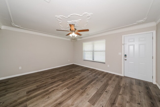 Photo - 5362 Trekell St