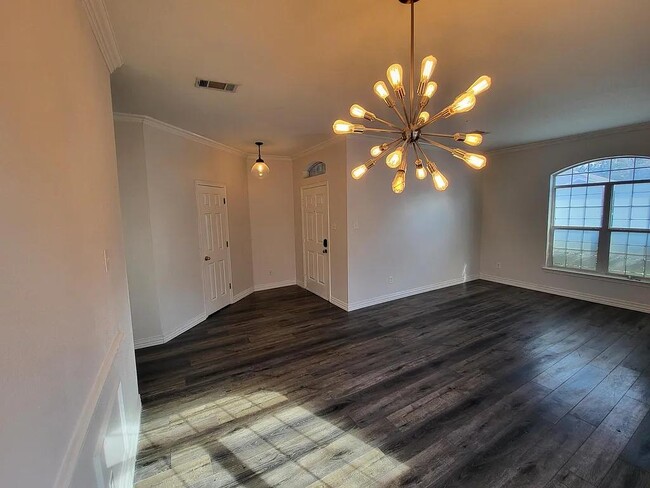 Photo - 1923 Chandler Ln