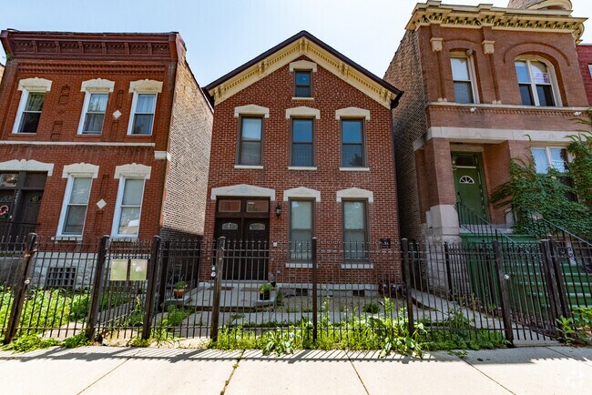Building Photo - 2627 W Hirsch St Rental